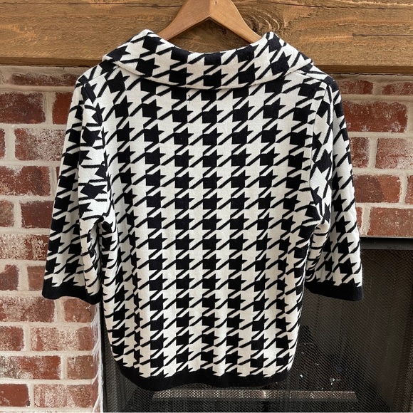 Black and White Houndstooth Women's Sweater size L - Picture 3 of 4